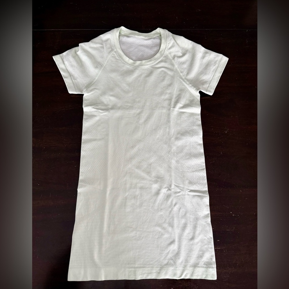 Lululemon Swiftly Tech 2.0 Hip Length Short Sleeve Mint Green Shirt
